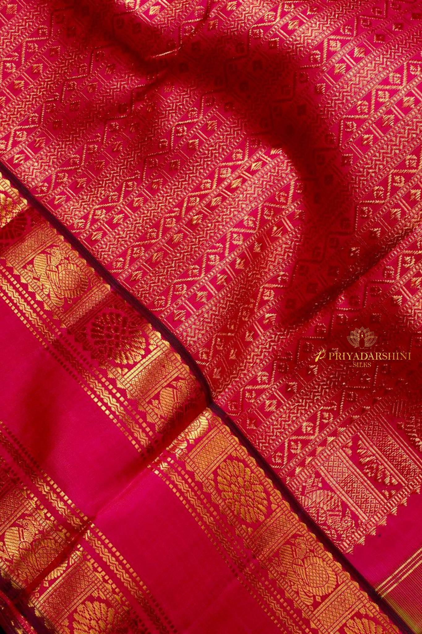 Kai Korvai Silk Saree – Parrot Green with Pink Rettapet Border | Priyadharshini Silks