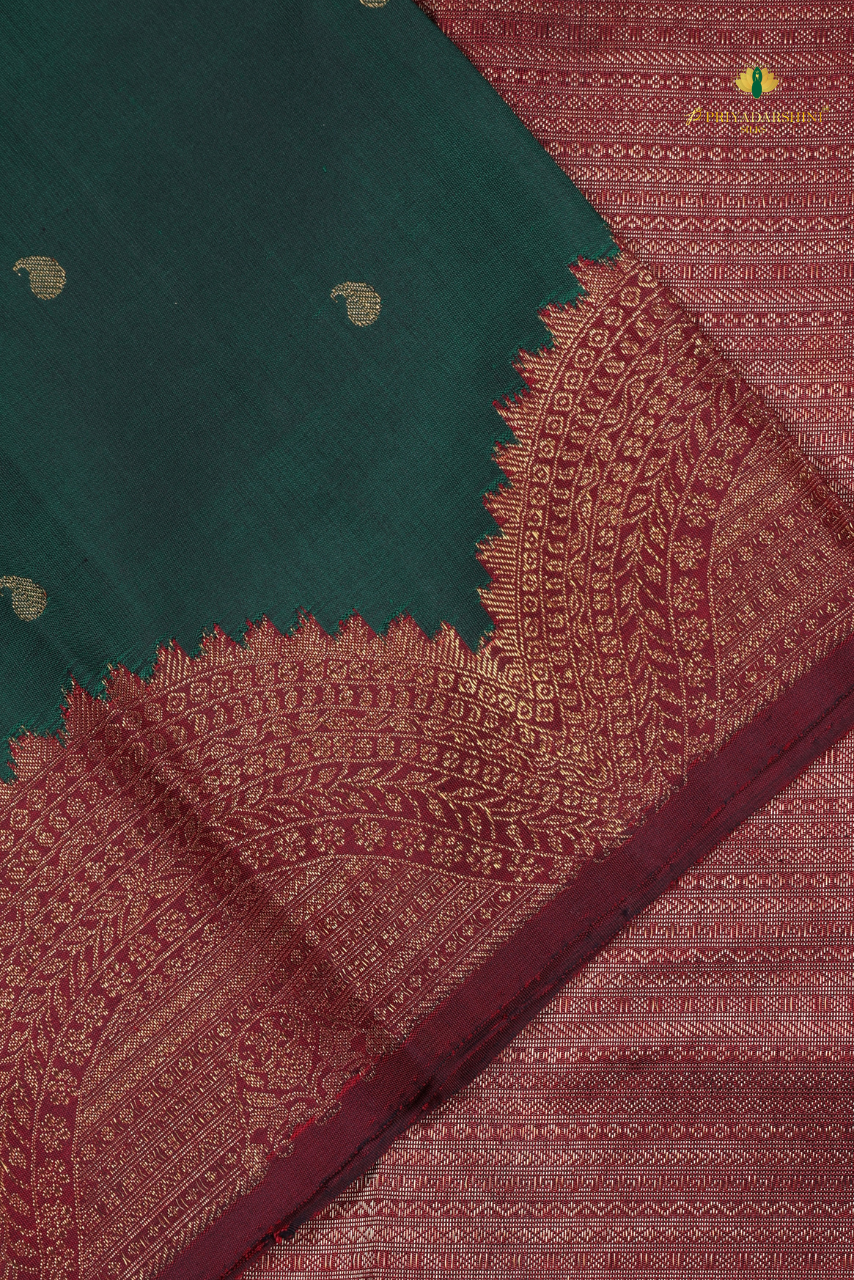 Emerald Green and Vermillion Red Paisley Butta - Kanjivaram Silk