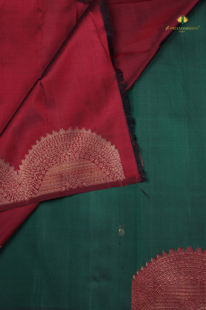 Emerald Green and Vermillion Red Paisley Butta - Kanjivaram Silk