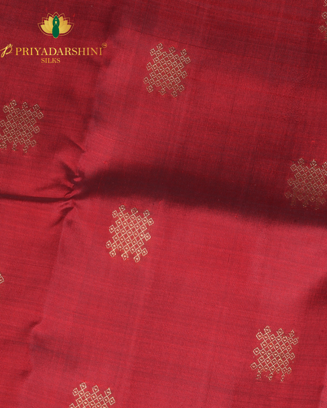 Deep Red and Green Latticed kolam Motif - Kanchivaram Silk