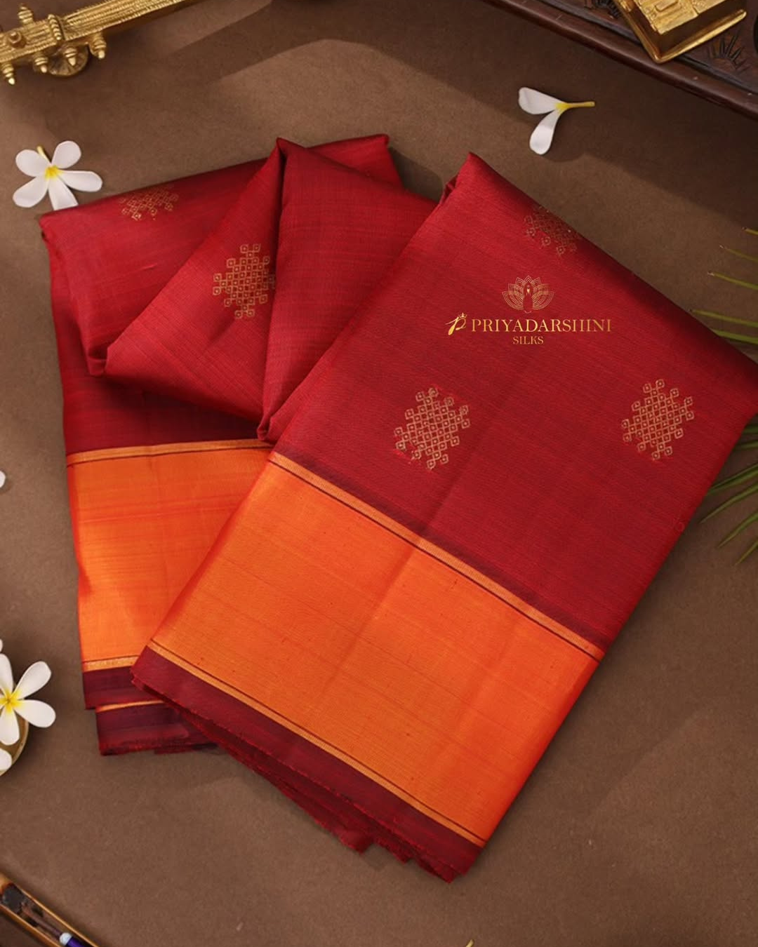 Deep Red and Green Latticed kolam Motif - Kanchivaram Silk
